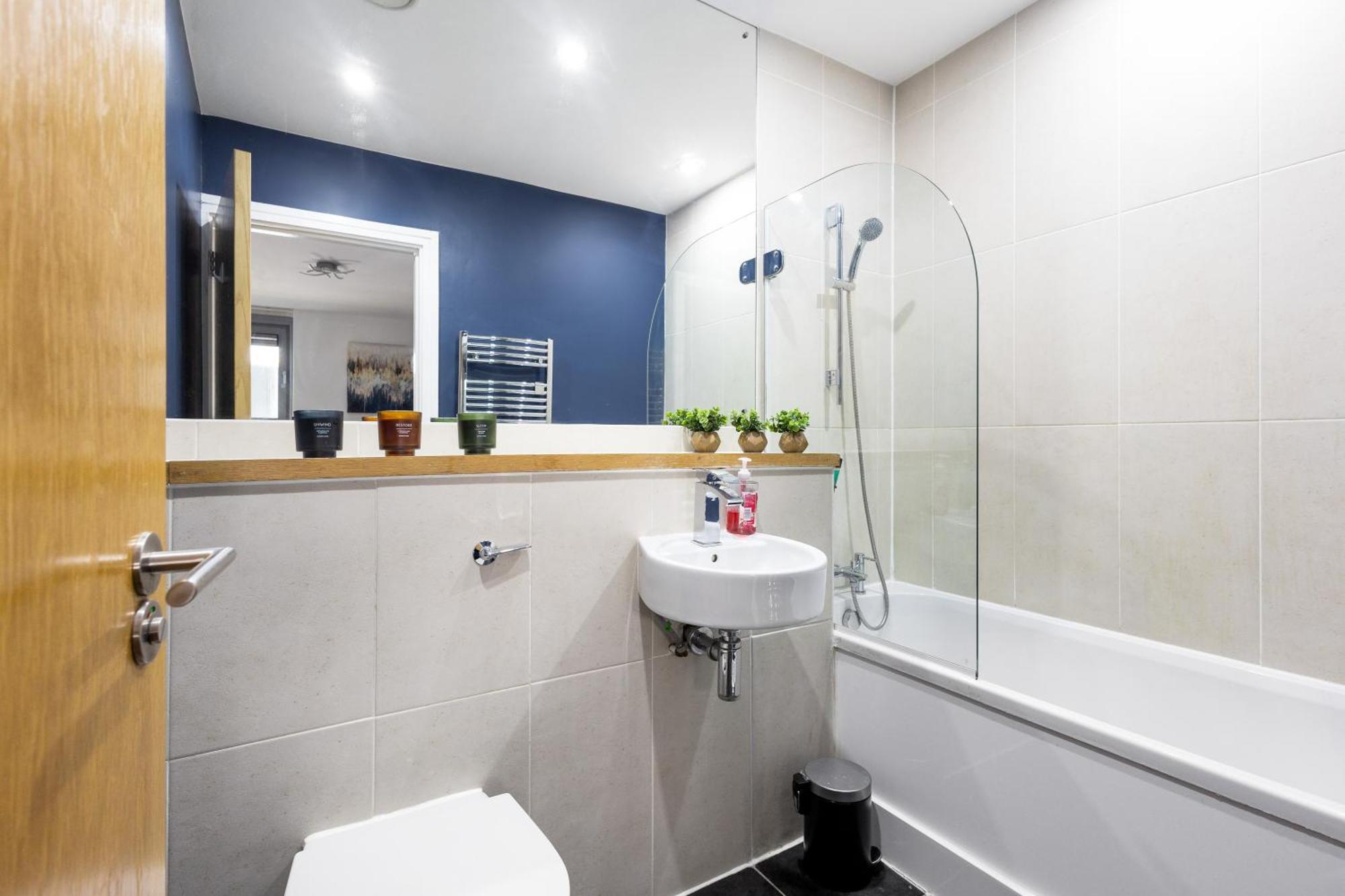 Bullring Lux Suite, New Street Free Netflix - Free Secure Parking- Sleeps 6 เบอร์มิงแฮม ภายนอก รูปภาพ