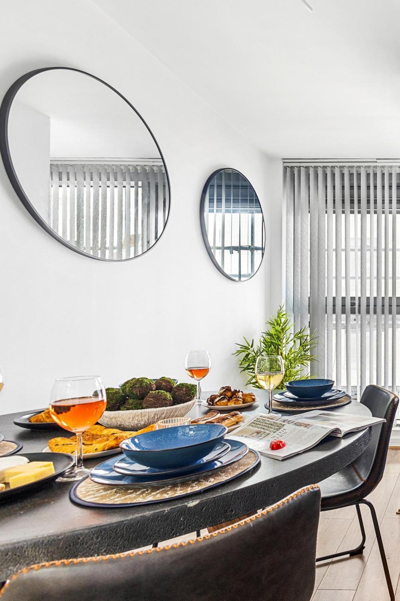 Bullring Lux Suite, New Street Free Netflix - Free Secure Parking- Sleeps 6 เบอร์มิงแฮม ภายนอก รูปภาพ